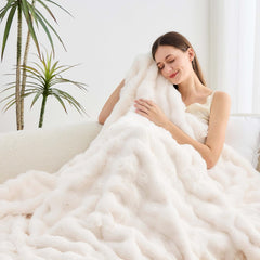 Luxury Faux Rabbit Fur Throw Blanket, Soft Bubble Fluffy Blanket Cozy Fuzzy Throw Blankets for Bed Sofa Couch, Decorative Thick Warm Plush Fuzzy Elegant Soft Mink Blanket