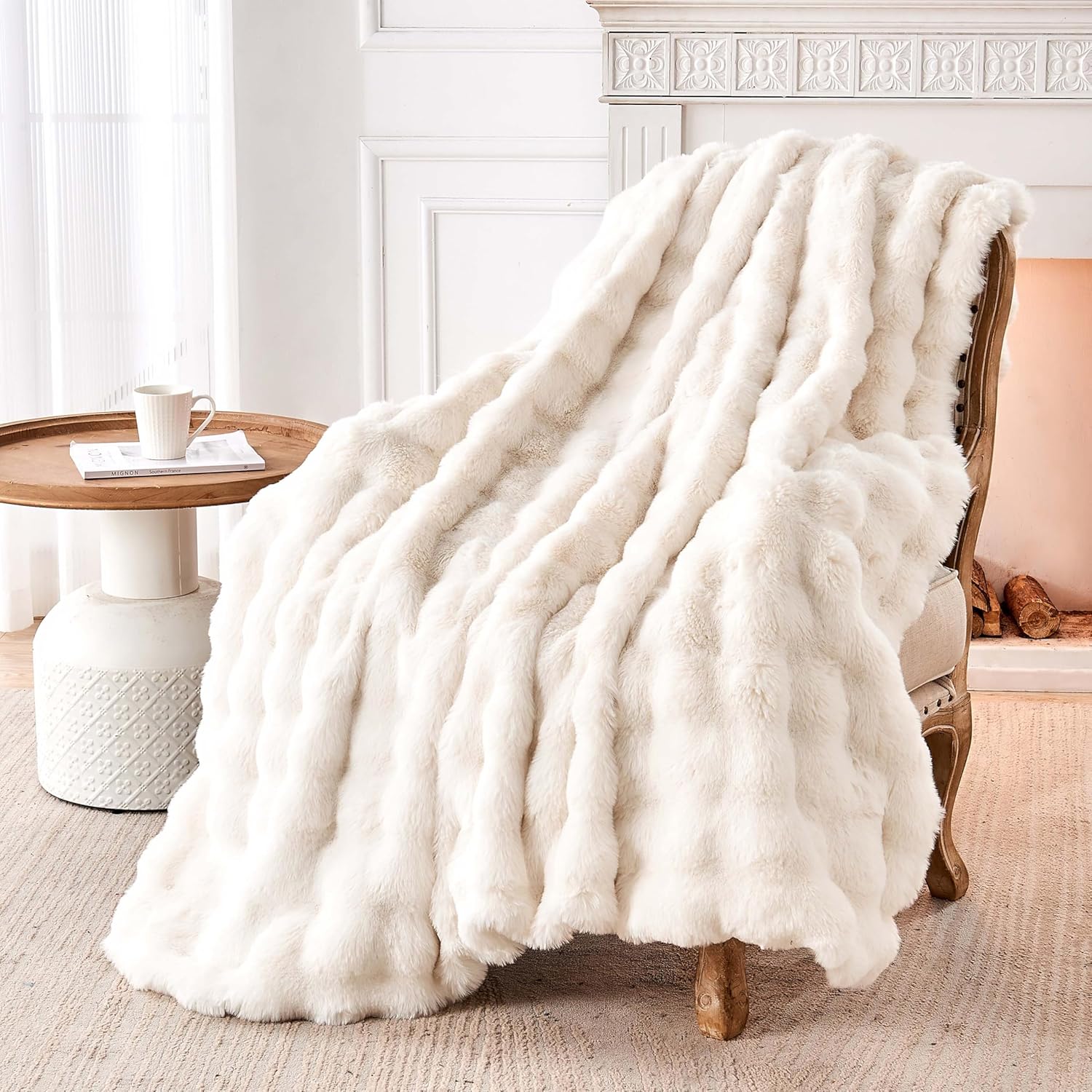 Luxury Faux Rabbit Fur Throw Blanket, Soft Bubble Fluffy Blanket Cozy Fuzzy Throw Blankets for Bed Sofa Couch, Decorative Thick Warm Plush Fuzzy Elegant Soft Mink Blanket